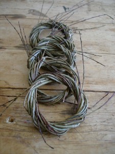 natural-willow-napkin-rings-02