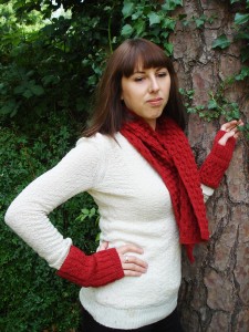 Organic Wool Wendy Bramble Scarf Red